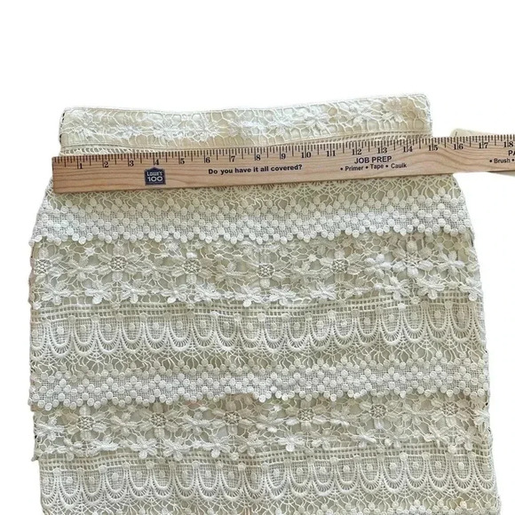 Wrangler Cream Lace Mini Skirt size small - Picture 6 of 7